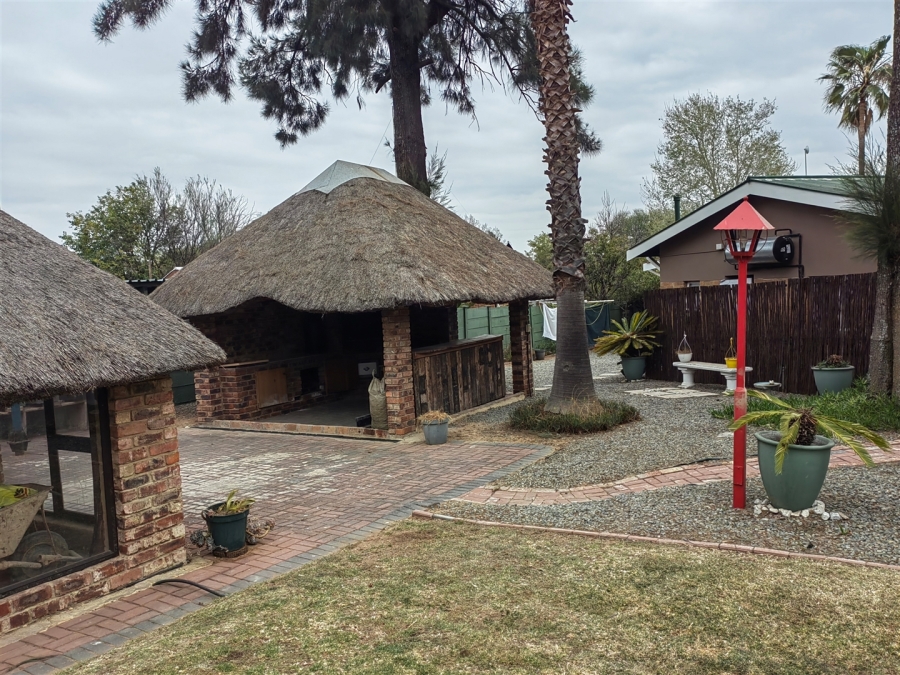 5 Bedroom Property for Sale in Parys Free State